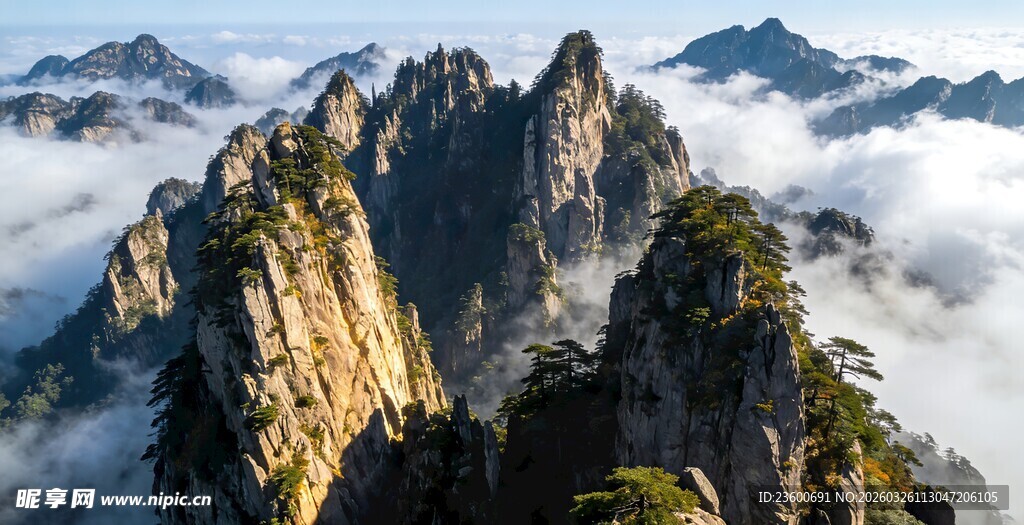 黄山奇峰云海壮丽景观