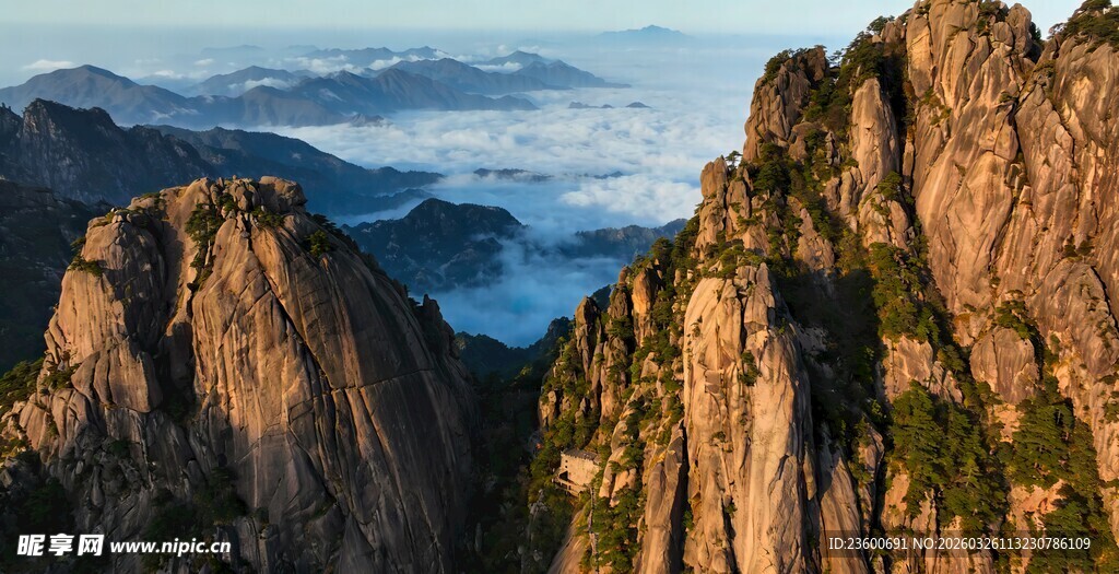 黄山壮丽山景云海奇观