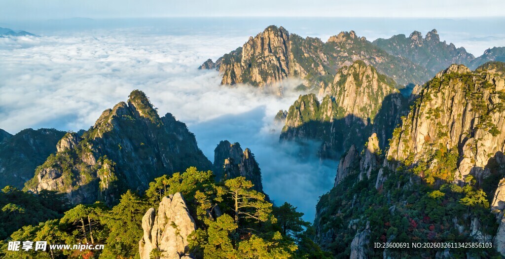 壮美黄山云海奇峰景观