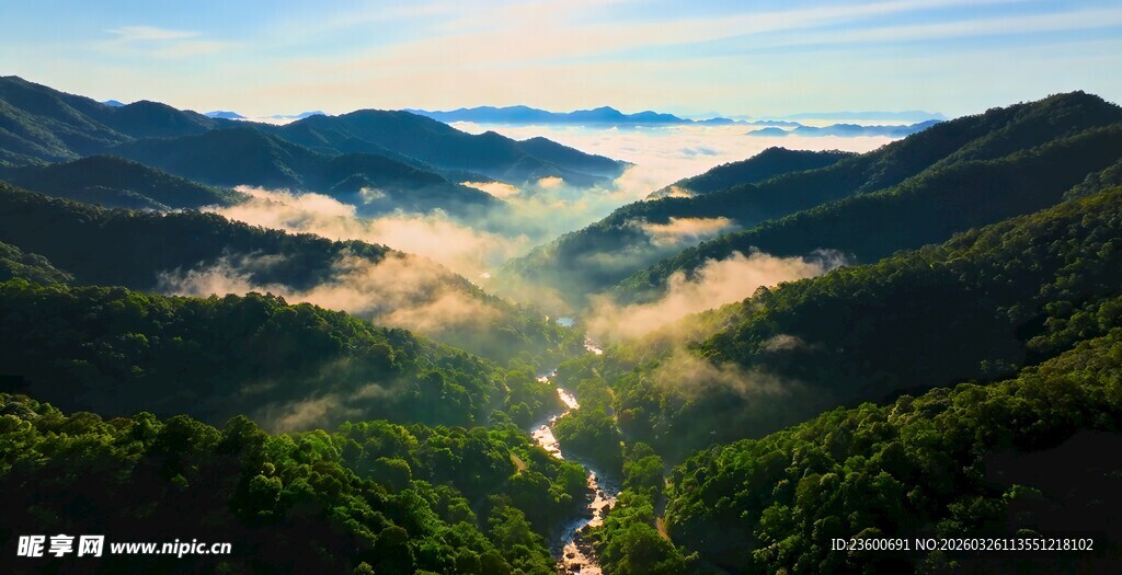 白云山山间云海美景