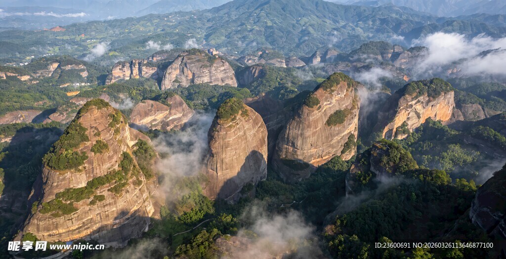 龙川霍山壮丽奇峻的山峰景观