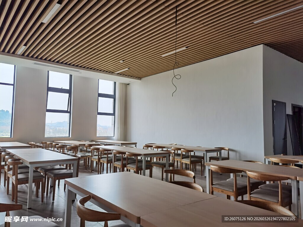 现代简约风格的室内餐厅