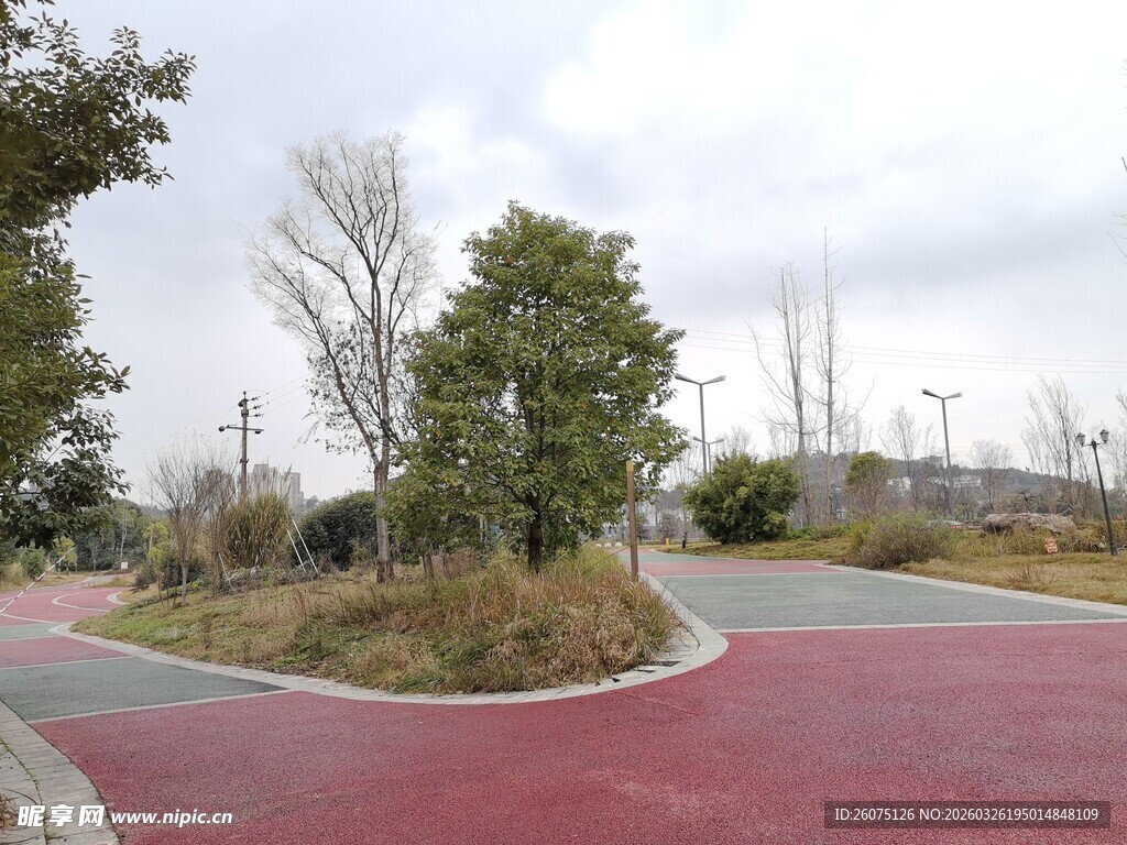 城市公园彩色步道景观