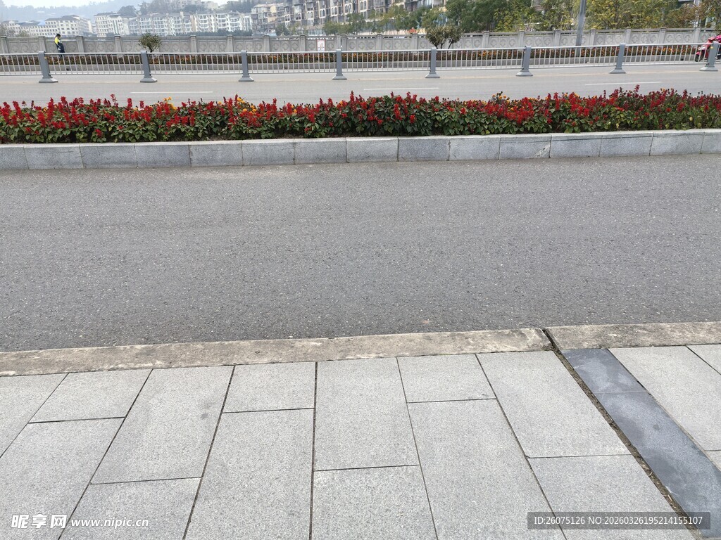 城市道路与人行道拍摄