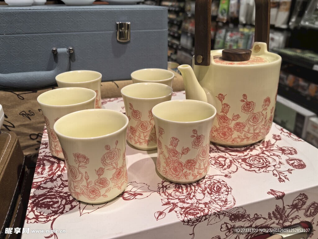 复古花纹陶瓷杯套装