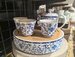 蓝白青花瓷茶具套装展示