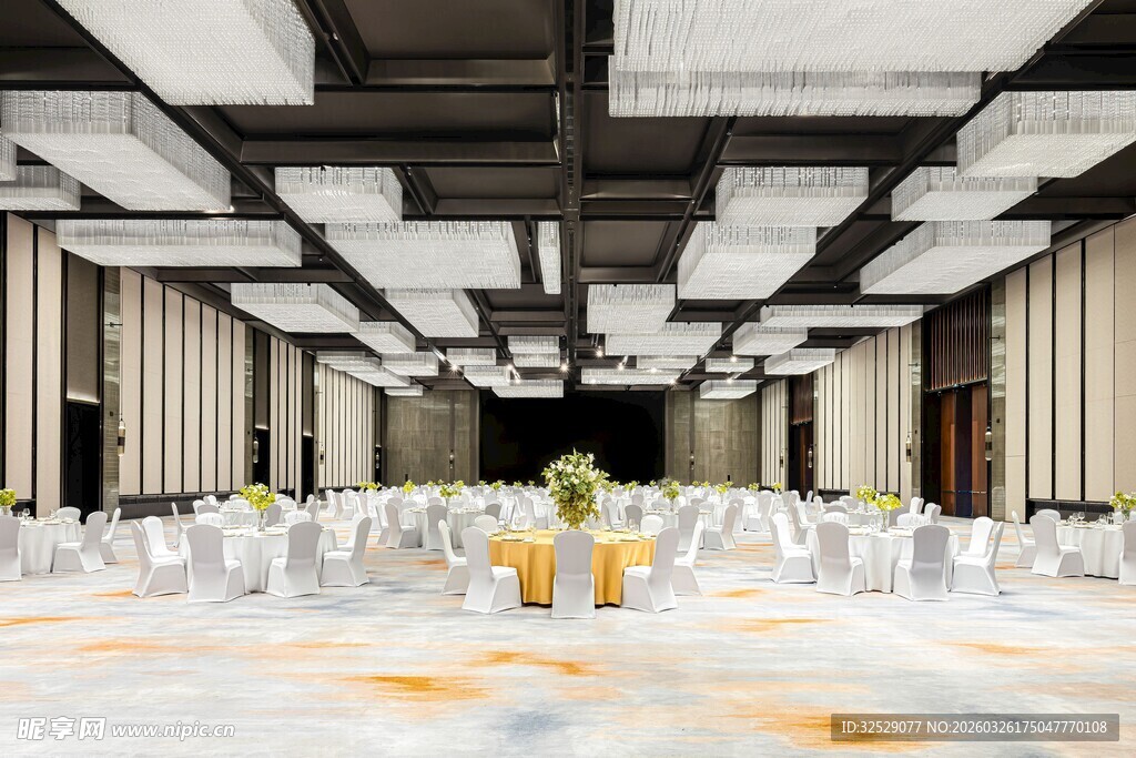 现代风格宽敞宴会大厅
