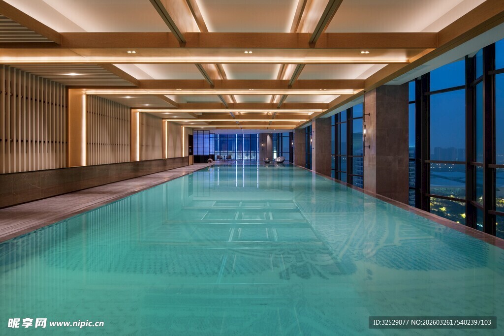 豪华室内泳池尽显高端格调