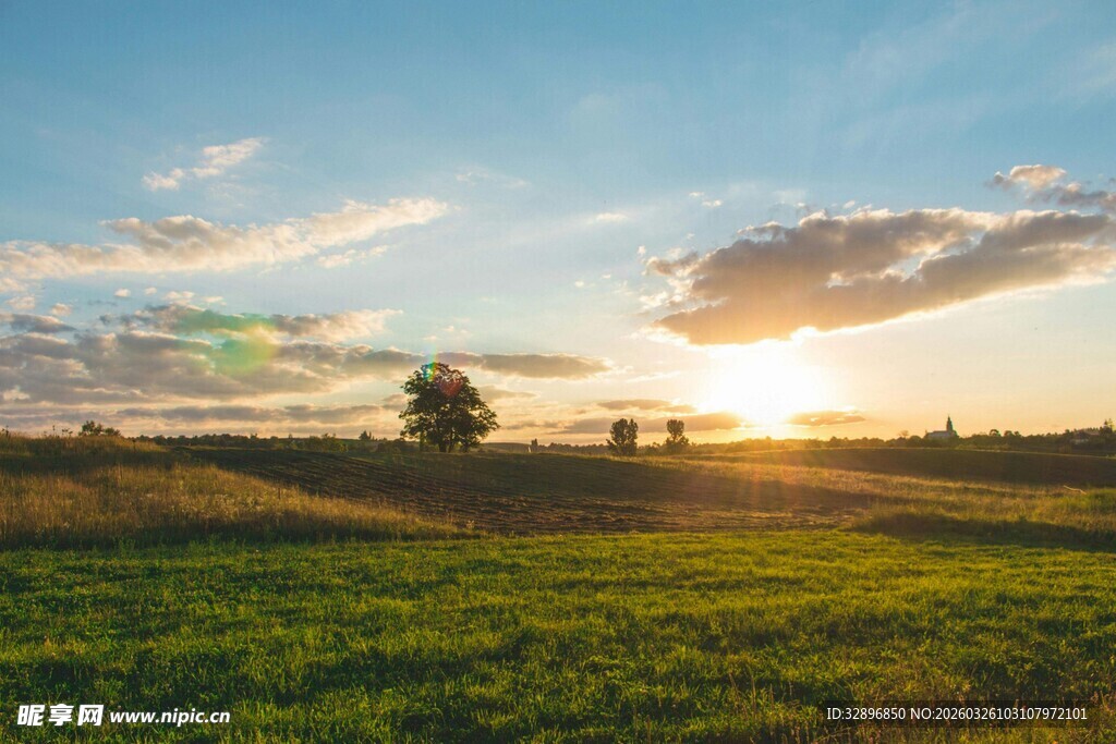 田野日落美景