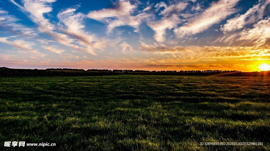 草原日落美景