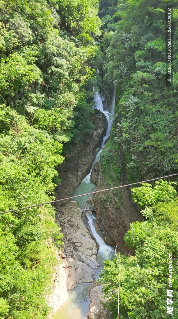 巴东雨仙谷溪谷 