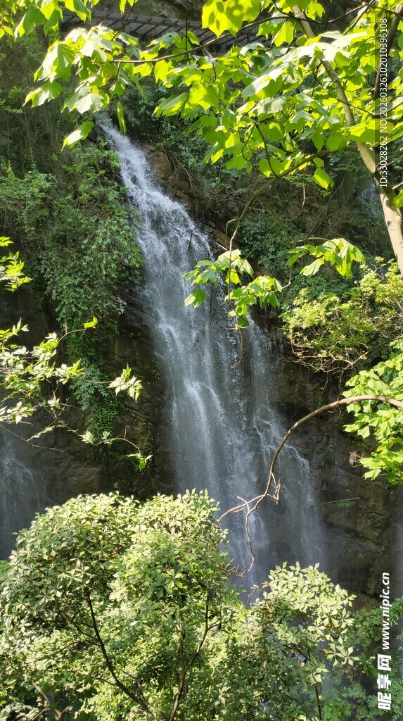 巴东雨仙谷溪谷 