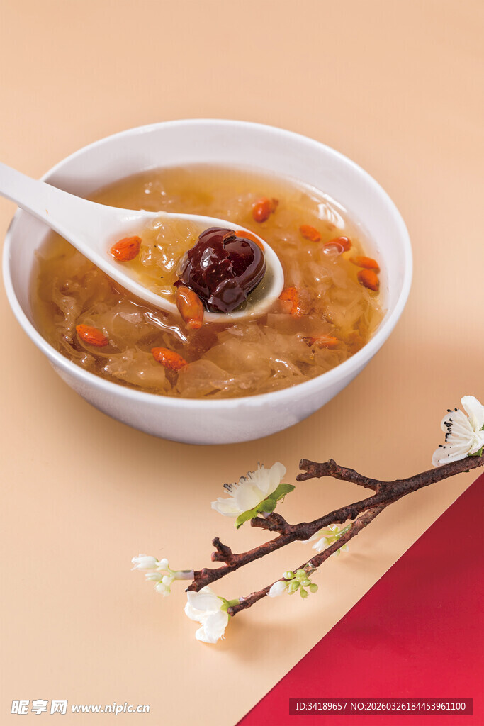 滋补红枣银耳羹