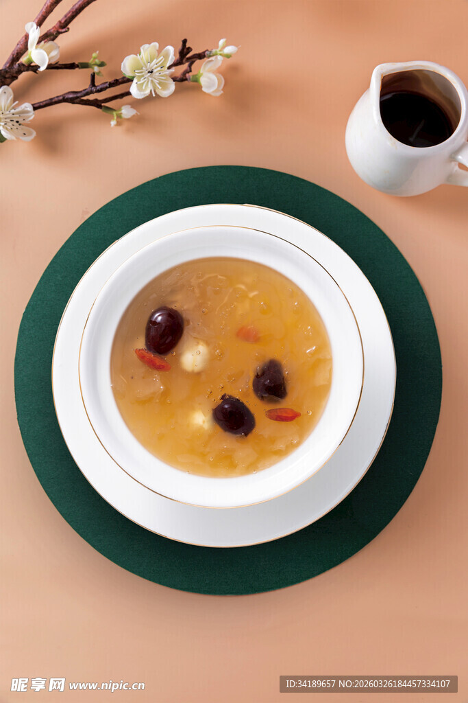 红枣枸杞银耳羹