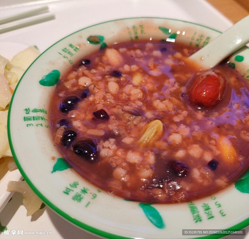美味营养的多彩八宝粥