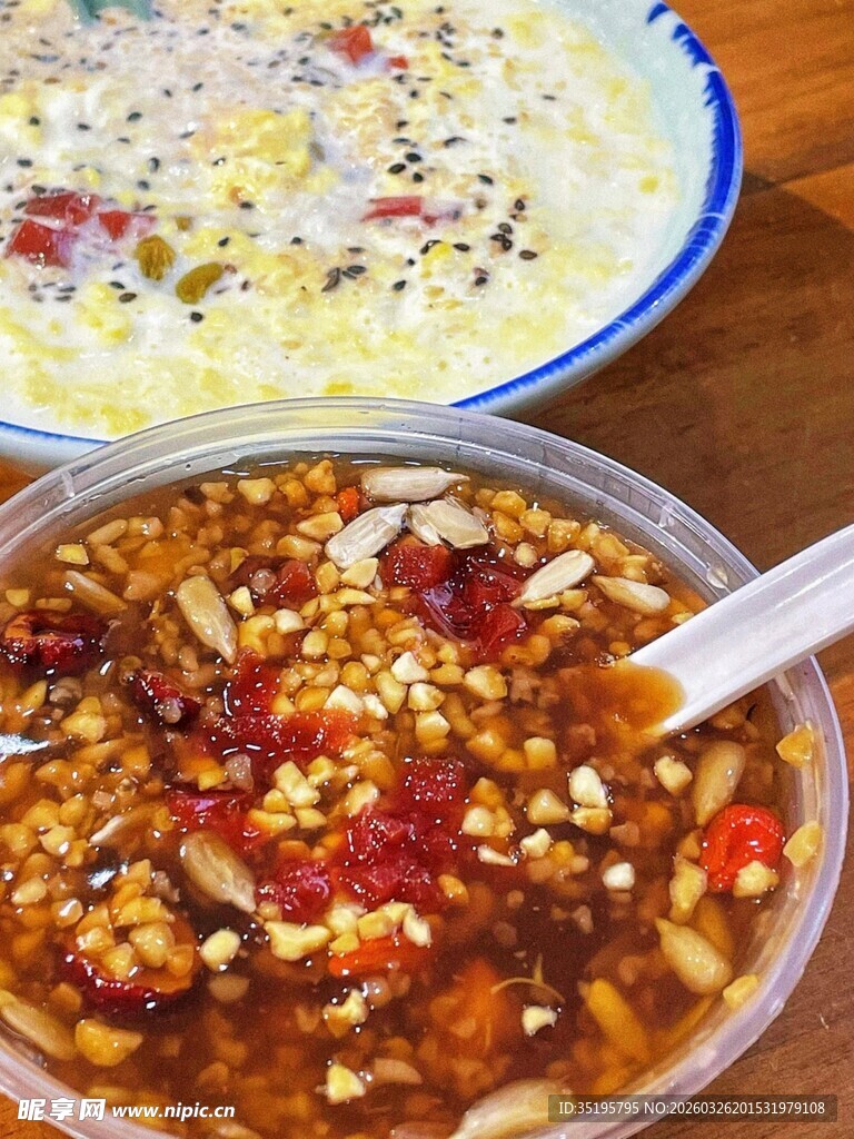 美味特色小吃两碗诱人美食