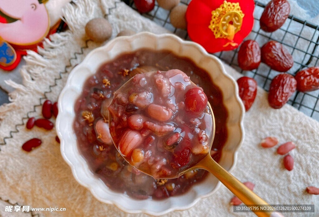 红枣红豆养生滋补甜汤