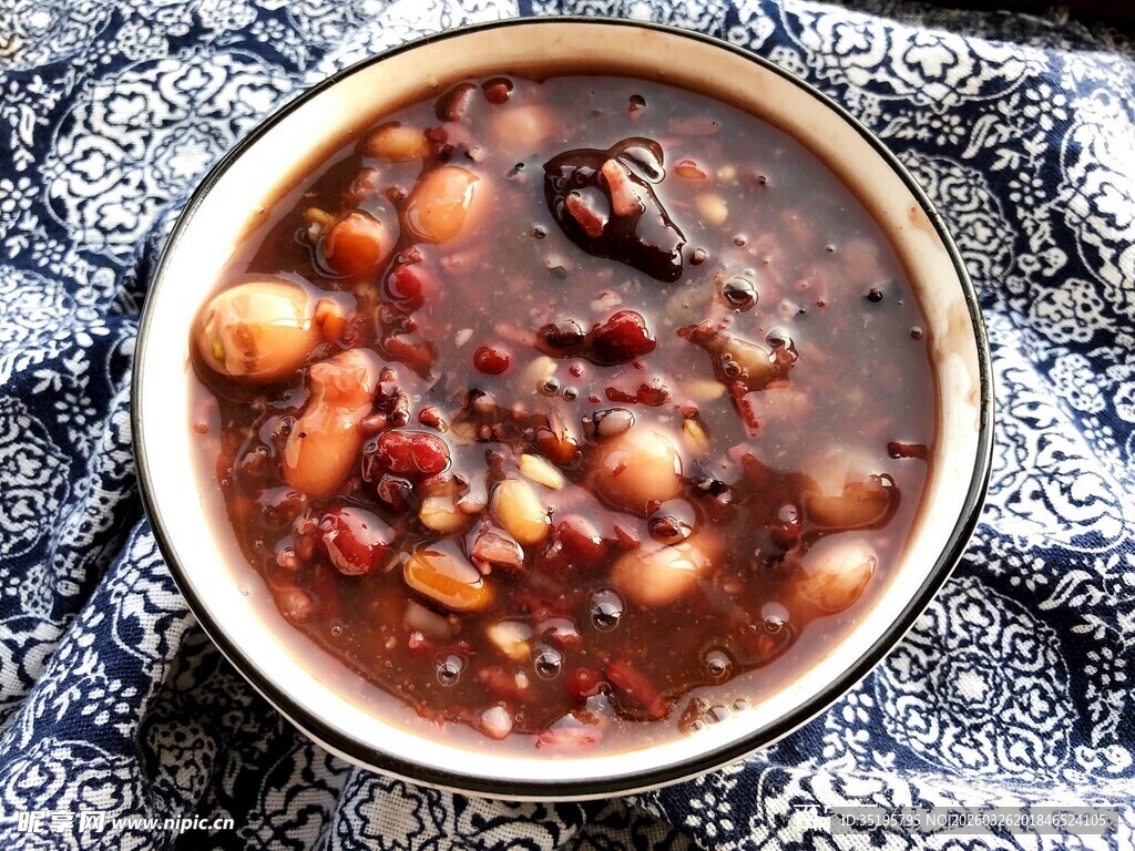 一碗营养丰富的美味八宝粥