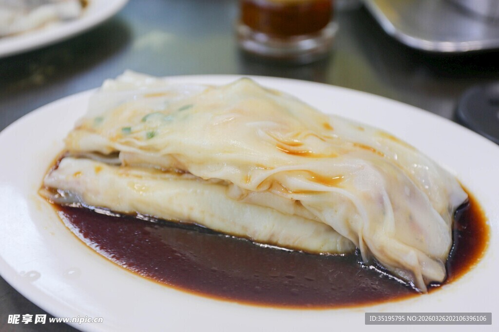 美味肠粉酱汁浓郁诱人