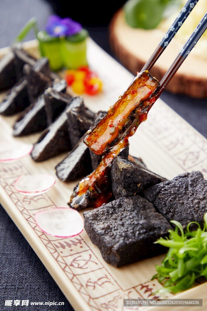 碳烤海参串美味诱人