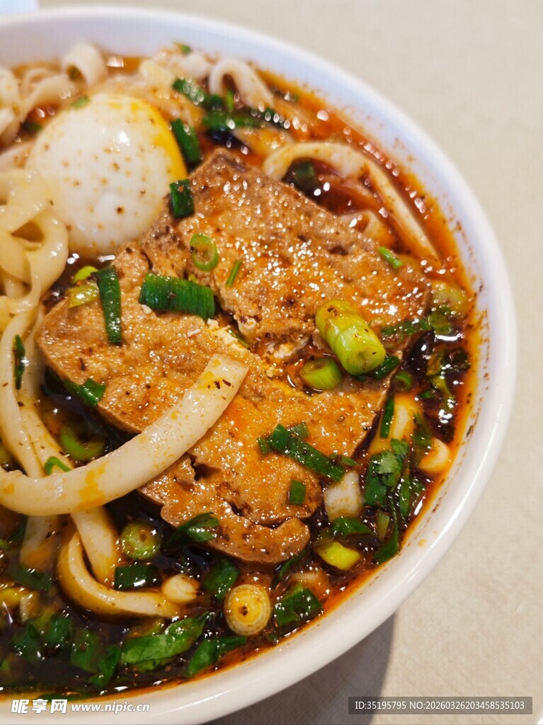 美味牛肉豌杂面一碗