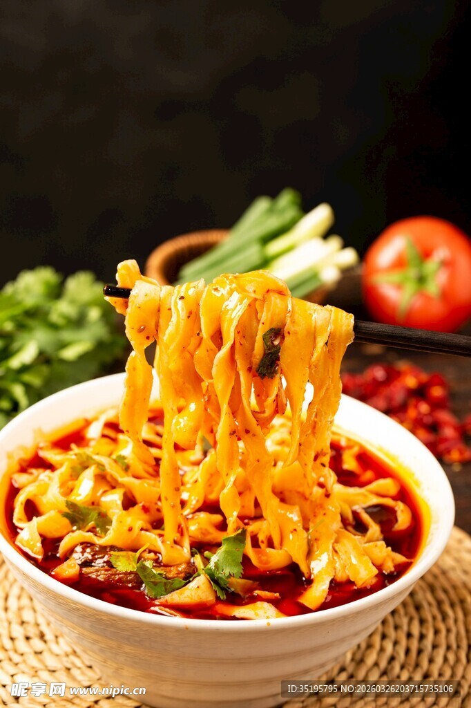 美味诱人的番茄鸡蛋面条