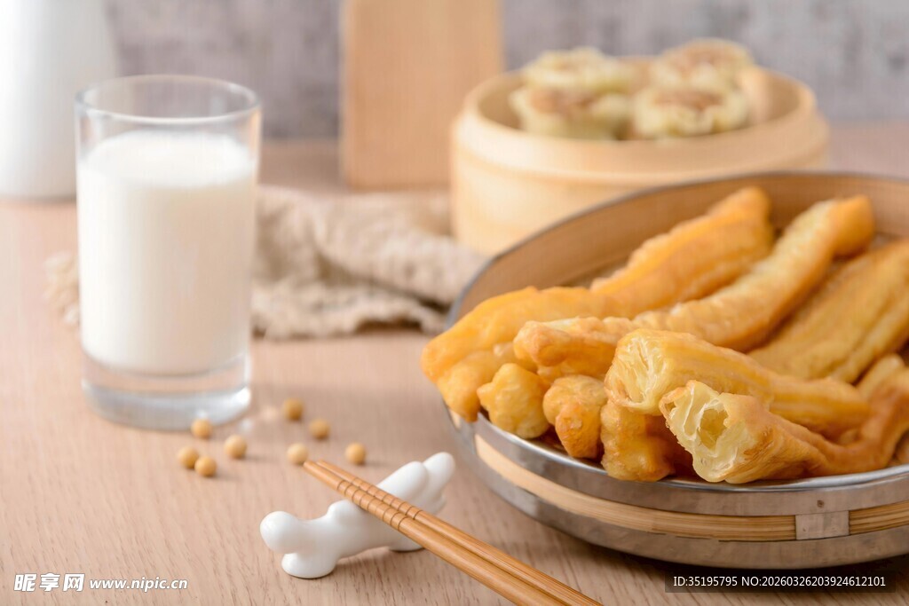 传统早餐豆浆油条