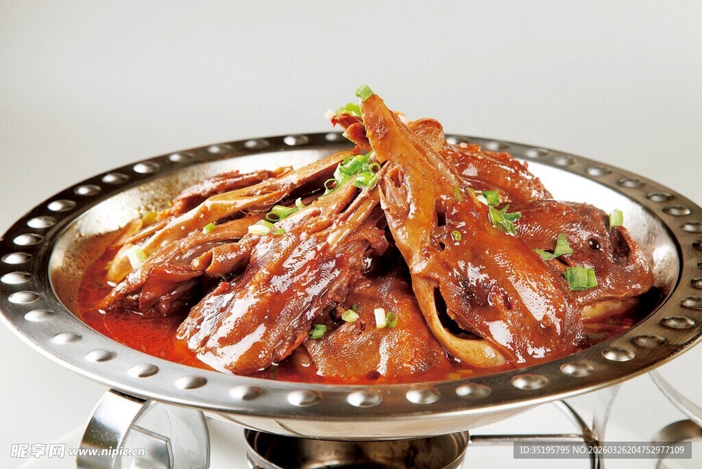 香辣诱人卤鸭头