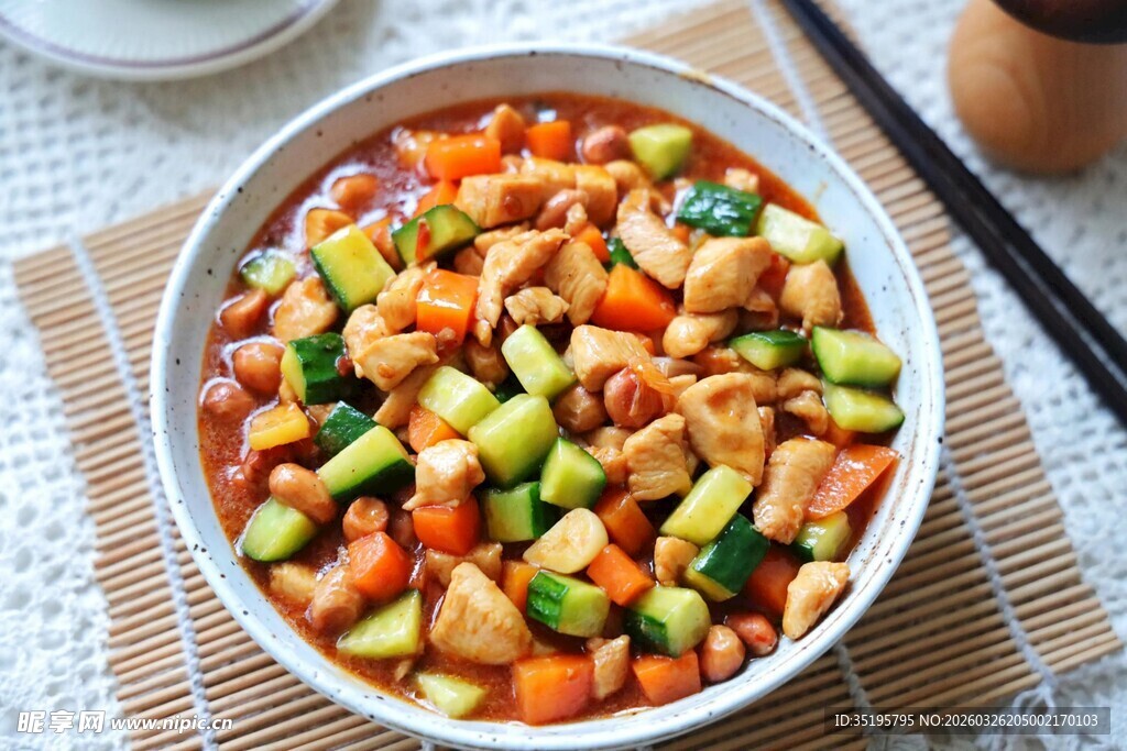 美味鸡丁蔬菜小炒