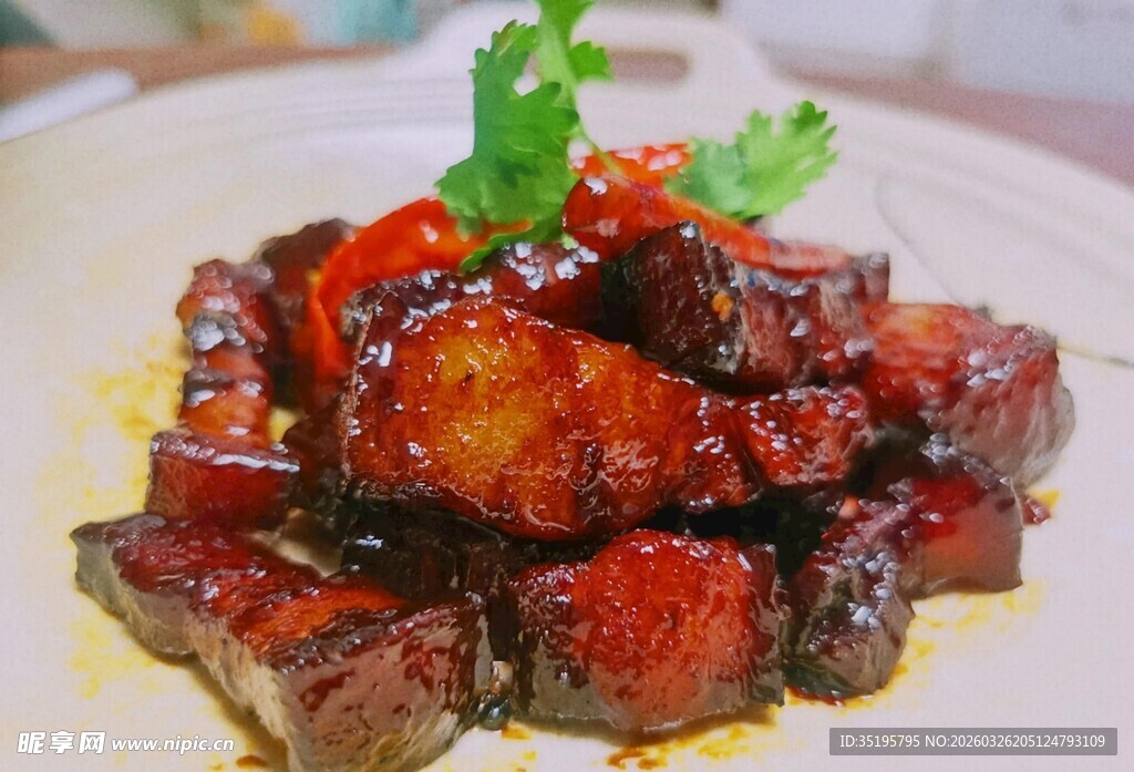 美味诱人的红烧五花肉