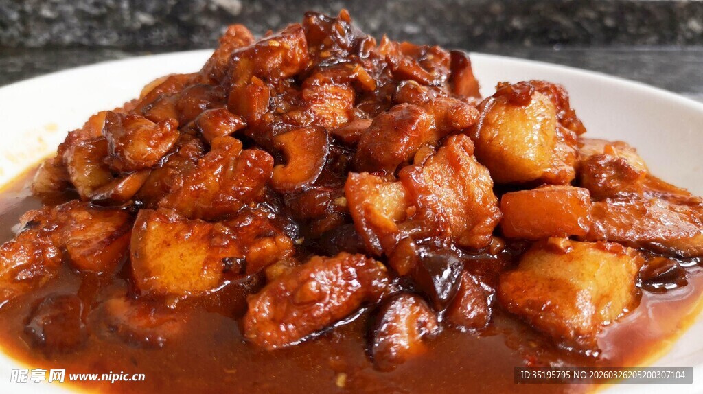 美味红烧土豆鸡块