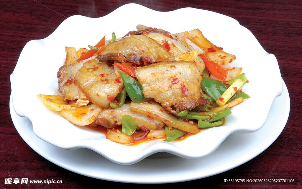 美味香煎鱼配时蔬