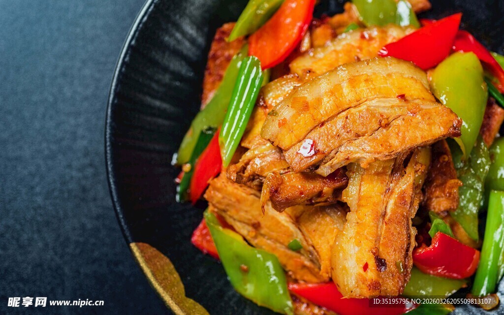 香煎五花肉配彩椒