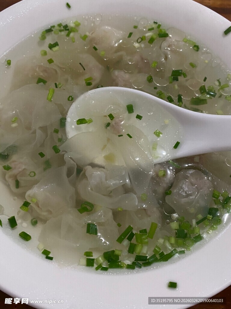 鲜香虾仁馄饨汤
