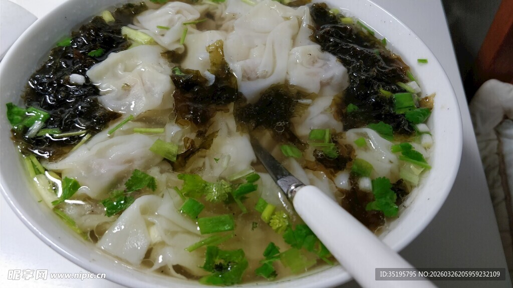 紫菜馄饨汤