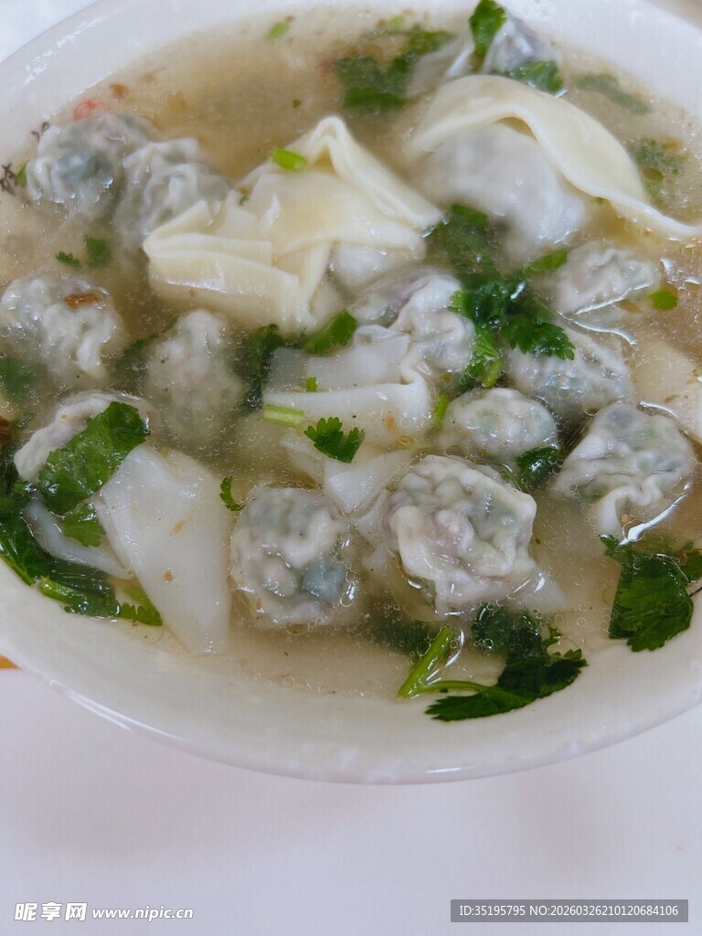 鲜美肉丸豆腐汤