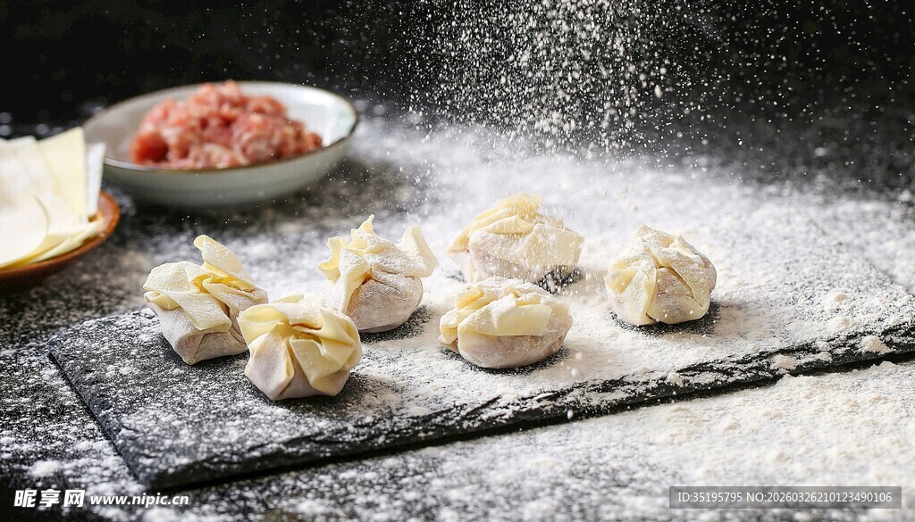 手工包饺子场景