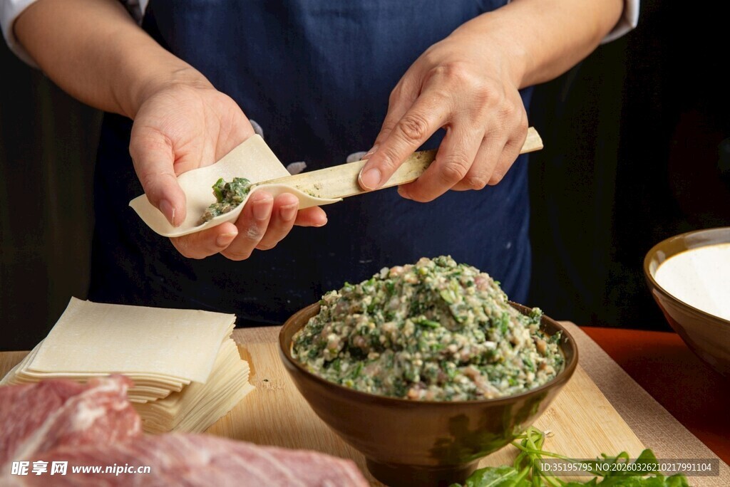 手工包饺子场景