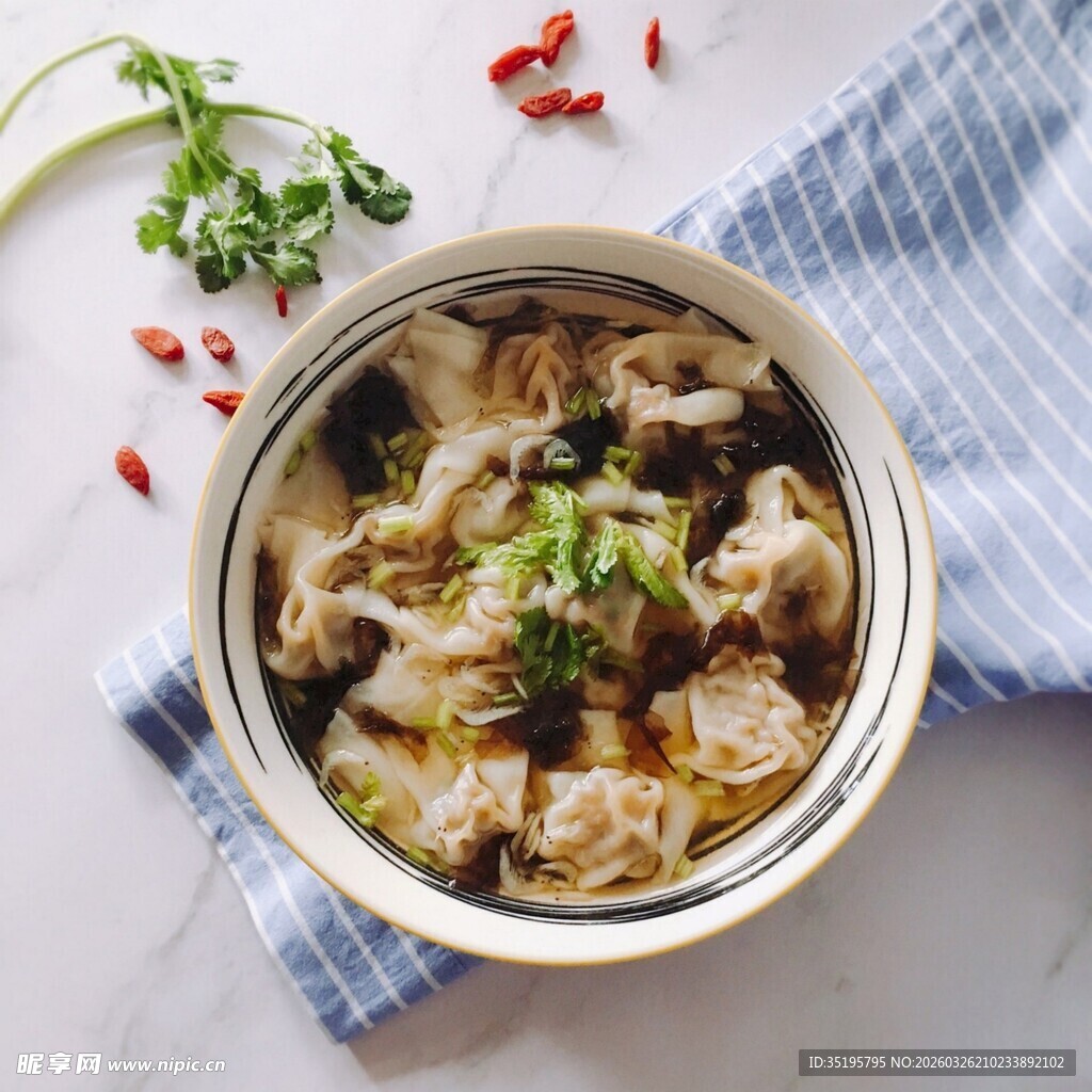 美味菌菇鸡肉汤