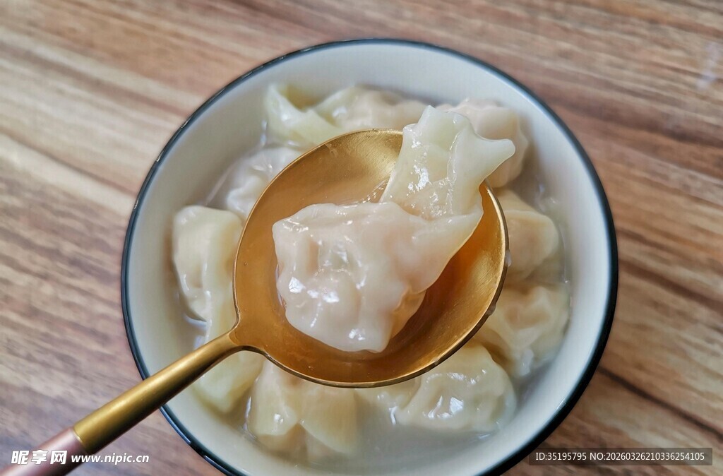 碗中美味虾仁馄饨