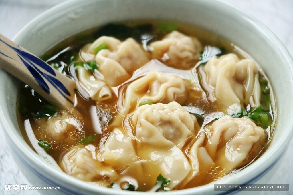 美味馄饨汤