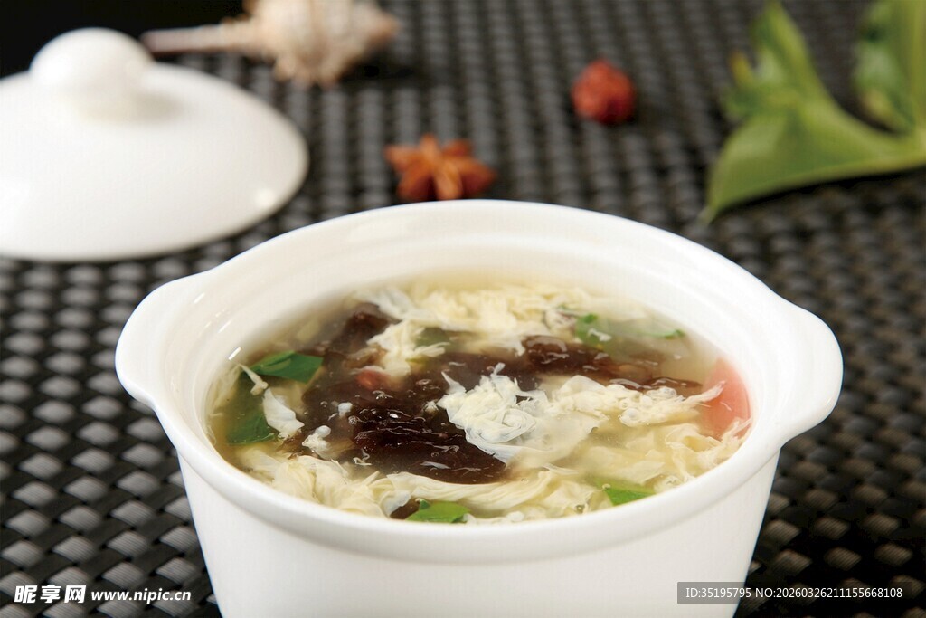 美味菌菇豆腐汤