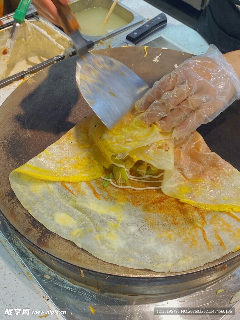 现场制作美味煎饼果子