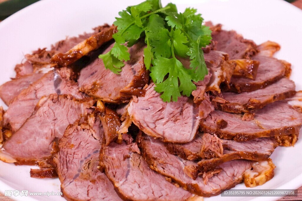 美味卤牛肉摆盘