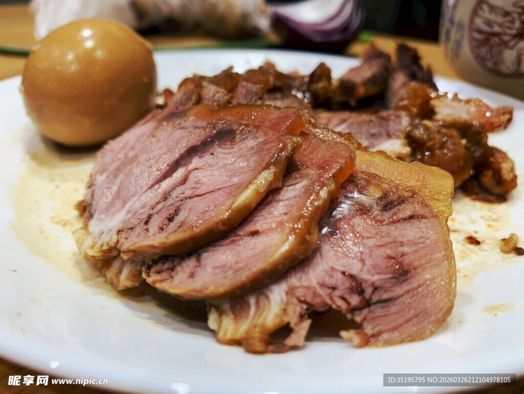 美味卤牛肉切片摆盘