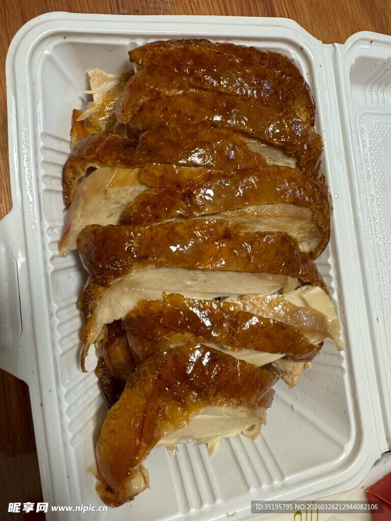 外卖盒装的美味烤鸭