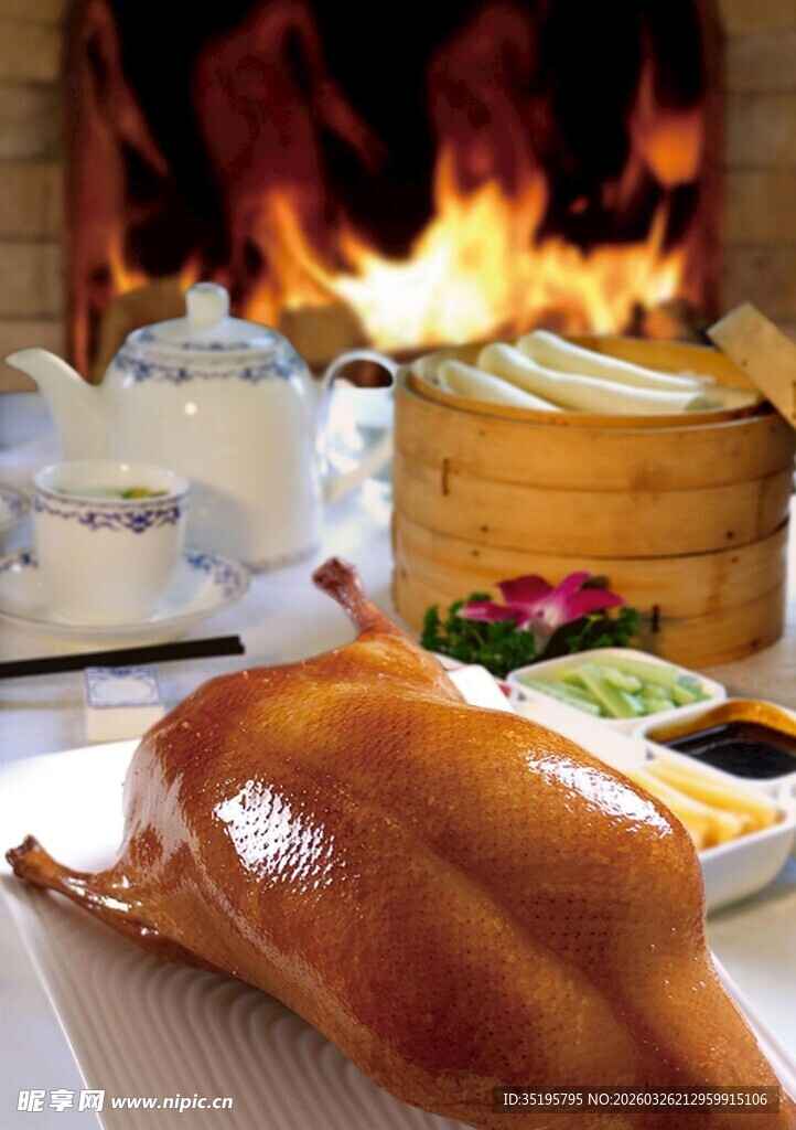 暖炉旁的美味烤鸭盛宴