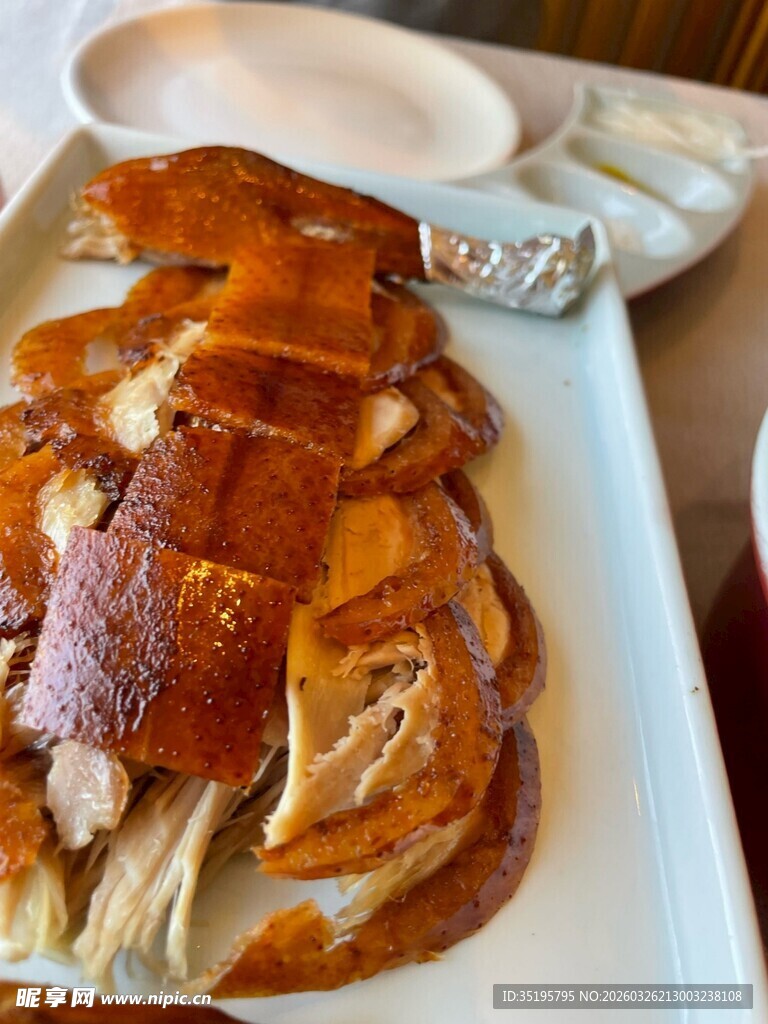 美味诱人的中式烤鸭拼盘