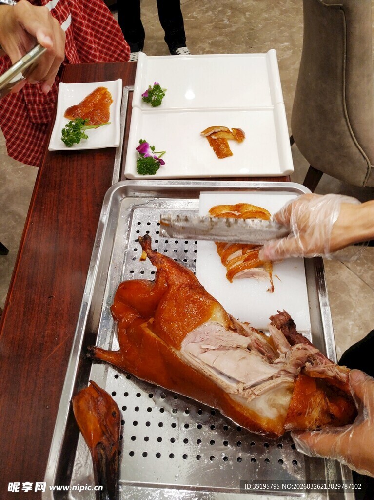 美味烤鸭现场切制分享
