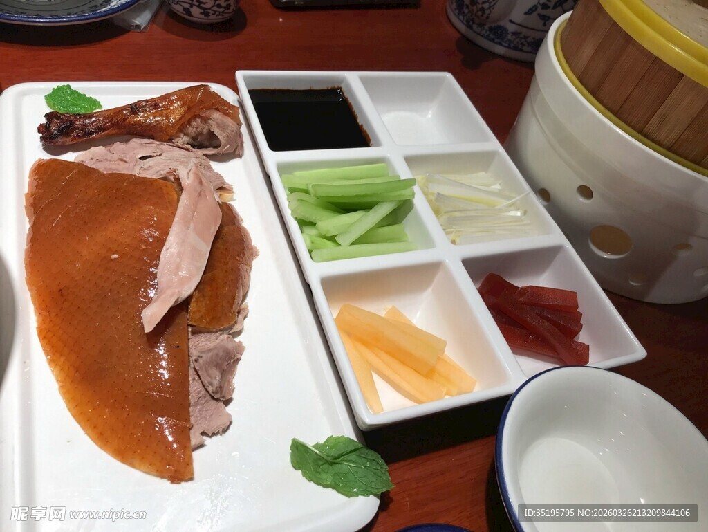 美味北京烤鸭及配套蘸料